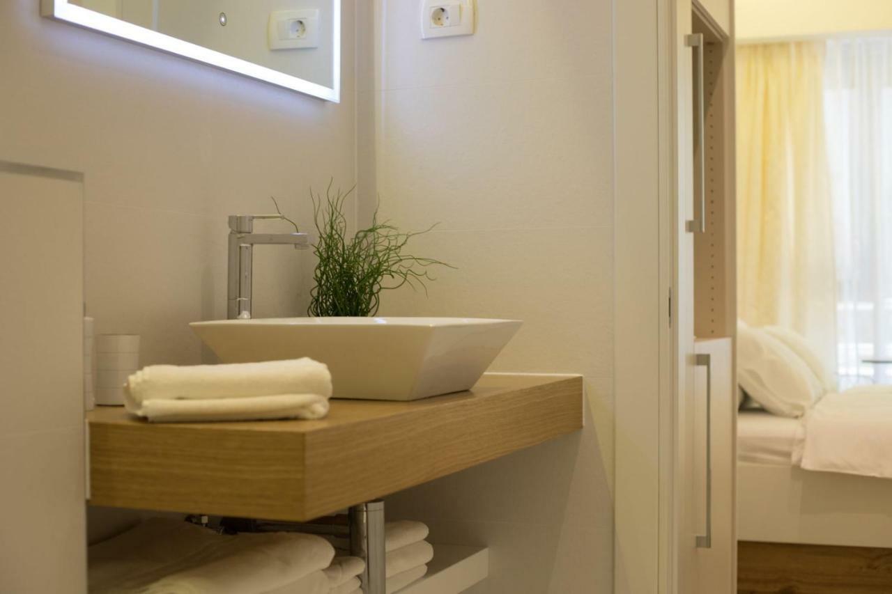 Apartment&rooms Comfort Zone 4* Split