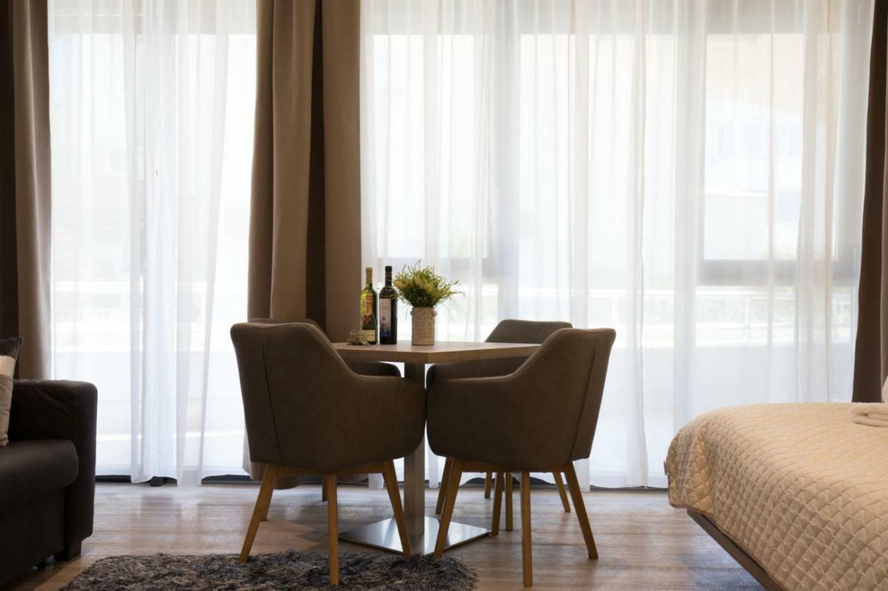 Apartment&rooms Comfort Zone 4* Split
