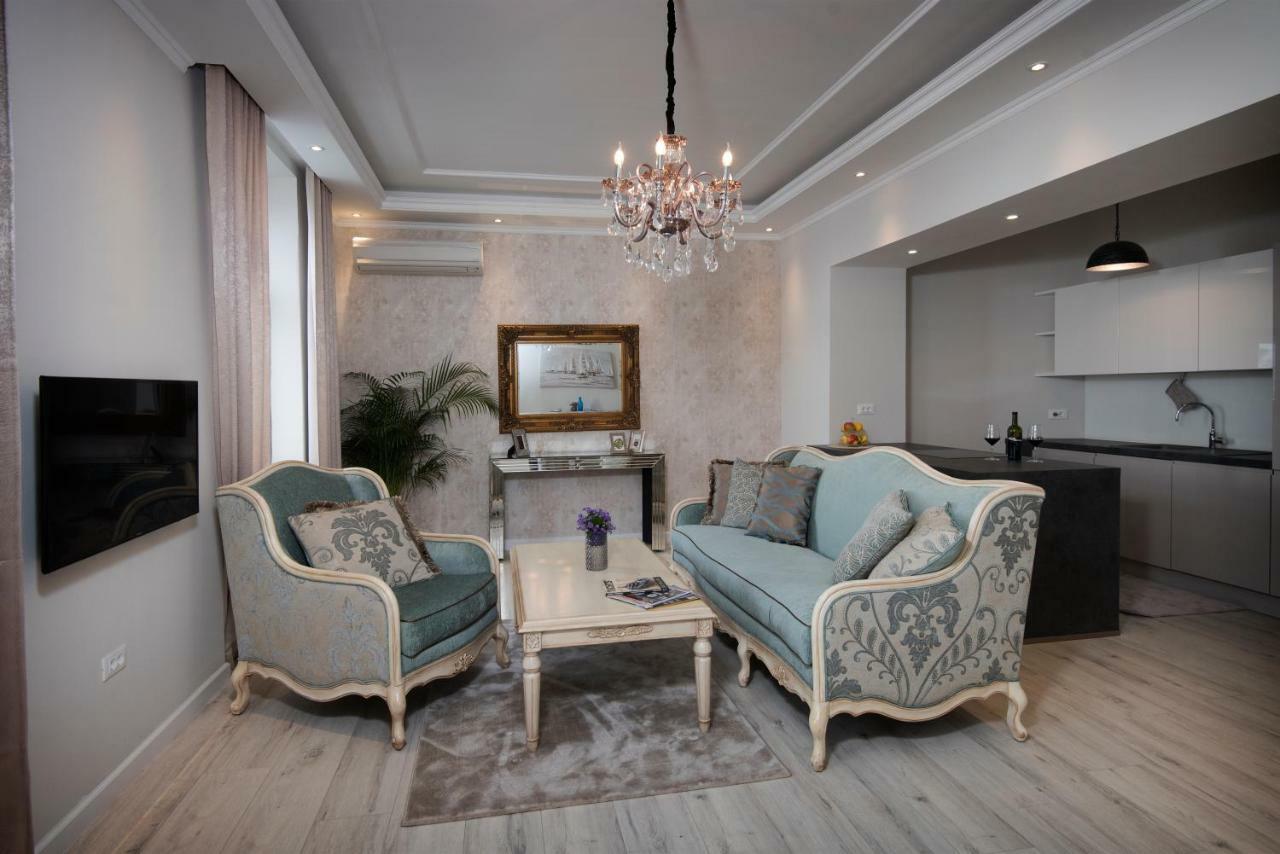 Apartment Royal Blue