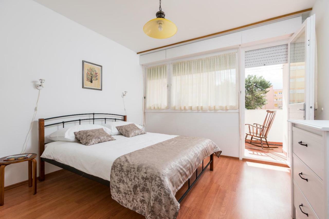 Romana With A Spacious Terrace Apartment