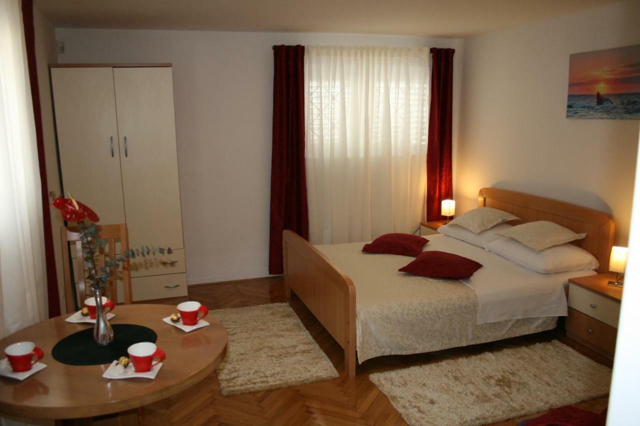Josipa Apartment *