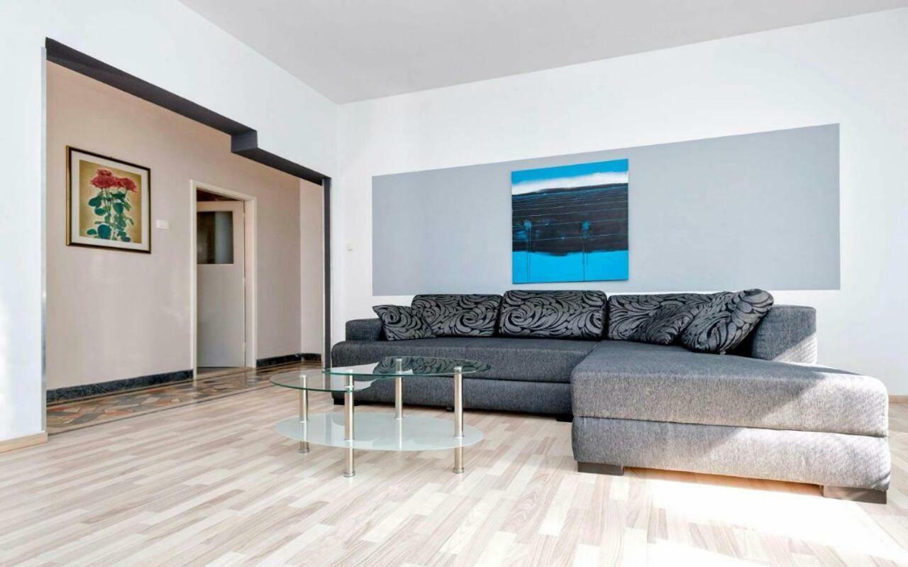 Maja Apartment *