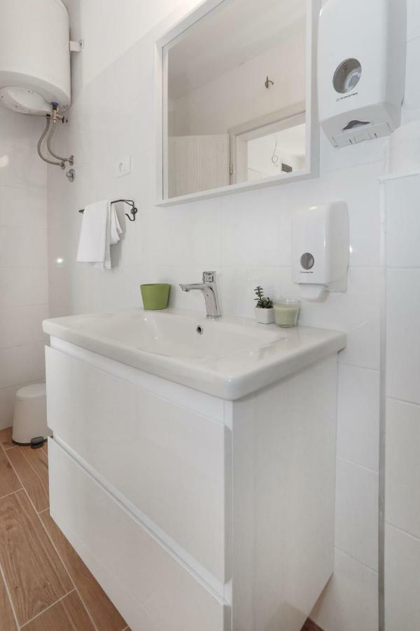 And Stone House Apartment *