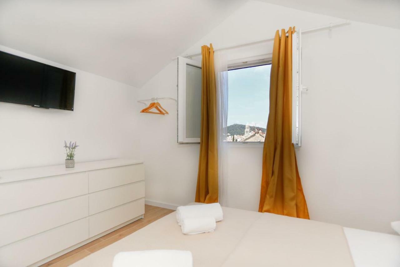And Stone House Apartment