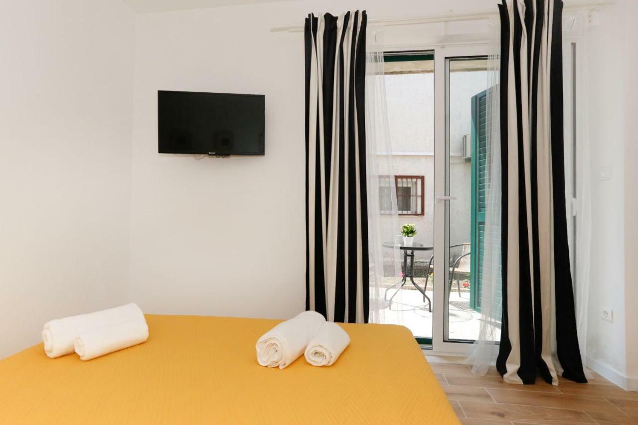 And Stone House Apartment *