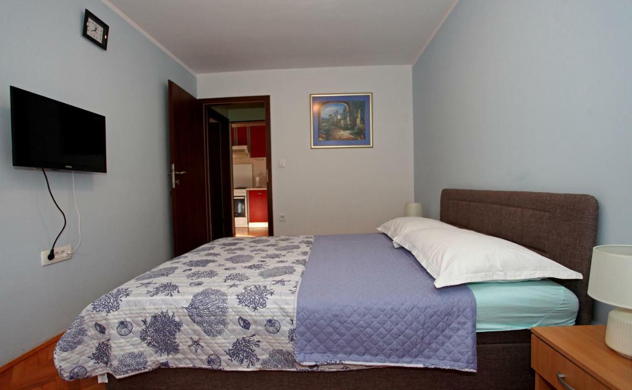 Marko 1 *