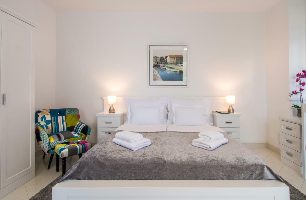 The Whitestone Apartment
