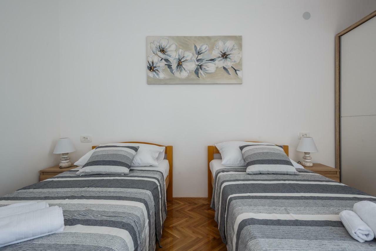 Bambi Apartment Split