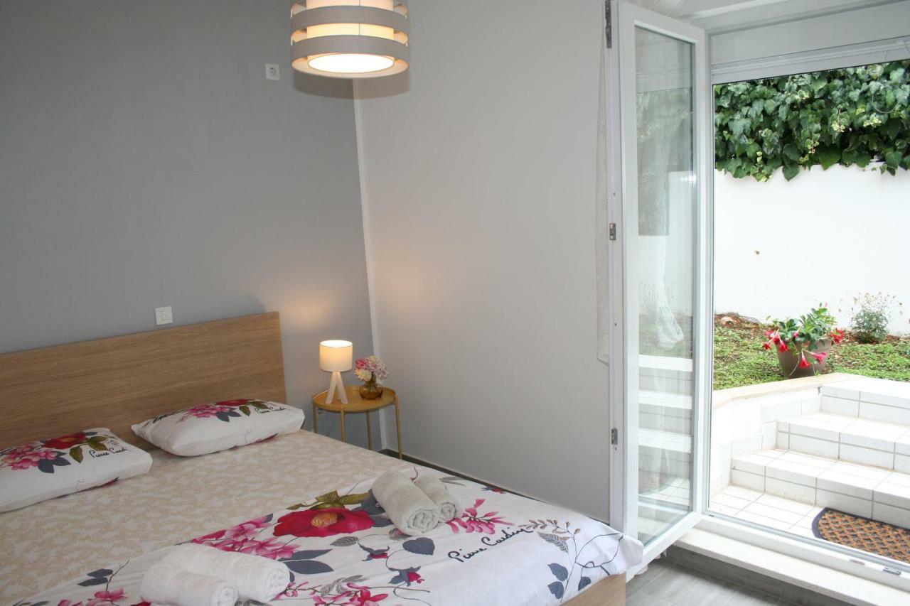 Guest house With Garden