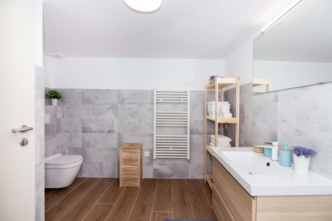 Urban Apartment Split