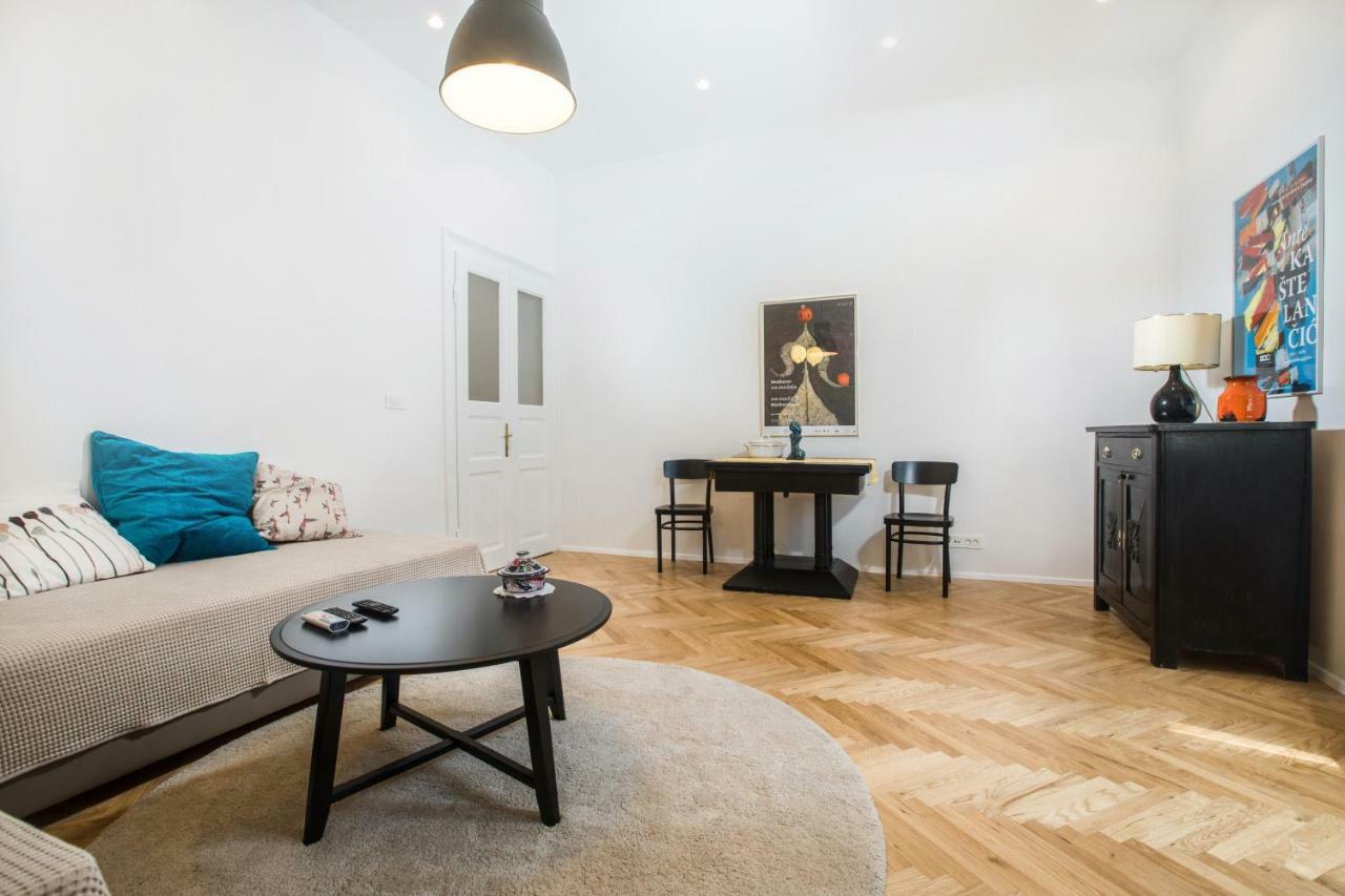 Mary Apartment Split