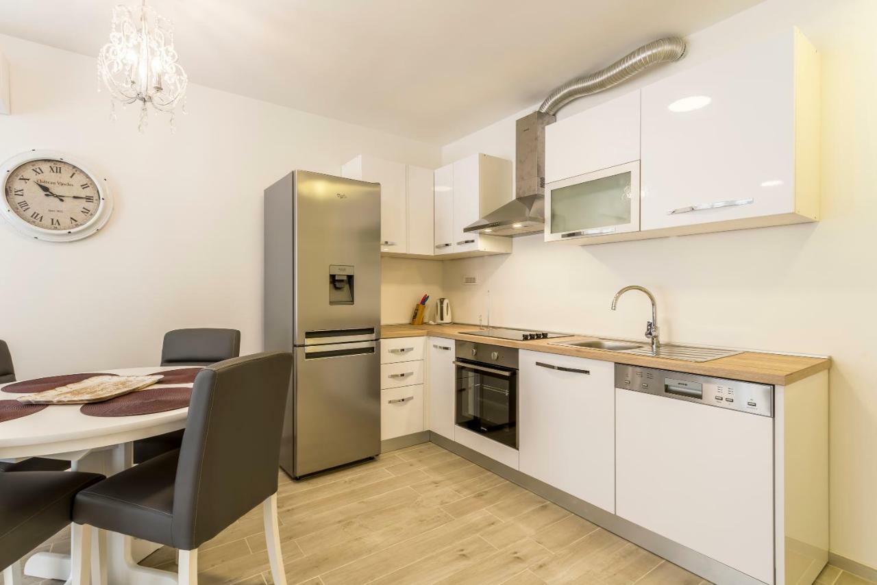 Luce And Antonio Apartman *