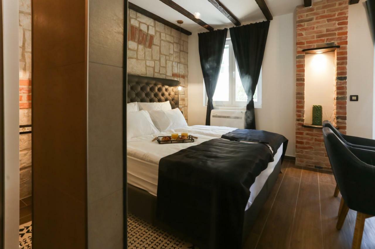 Luxury Dino Guest house *