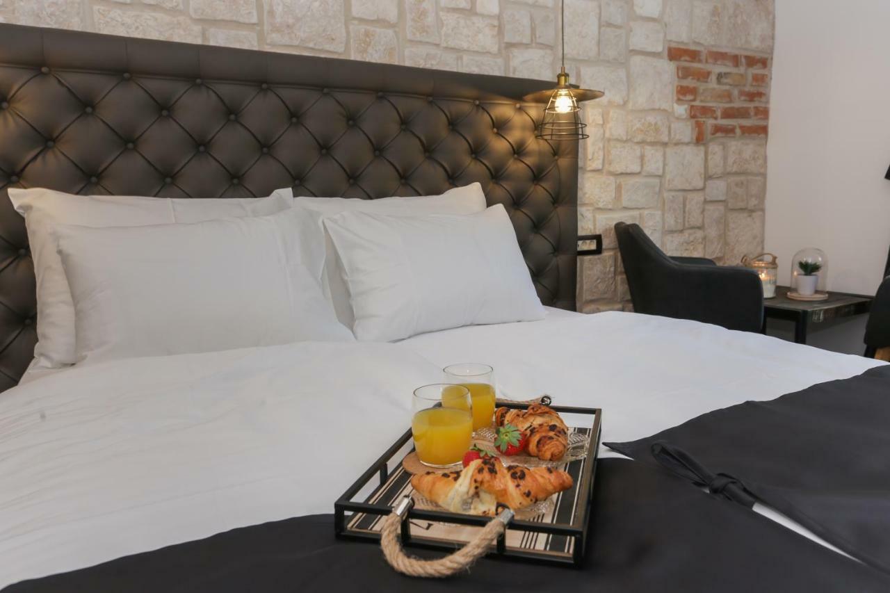 Luxury Dino Guest house *