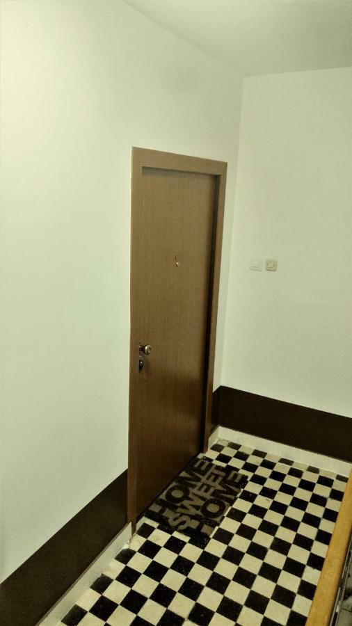 Apartment Studio Offside Split