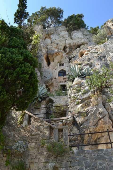 Aml Guest house 4*