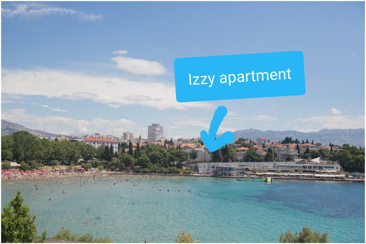 Izzy Apartment