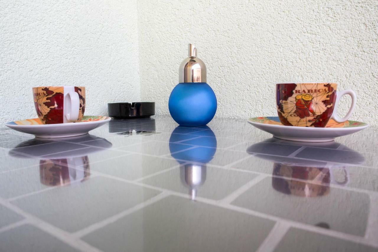 Apartment's Tea & Nevio *