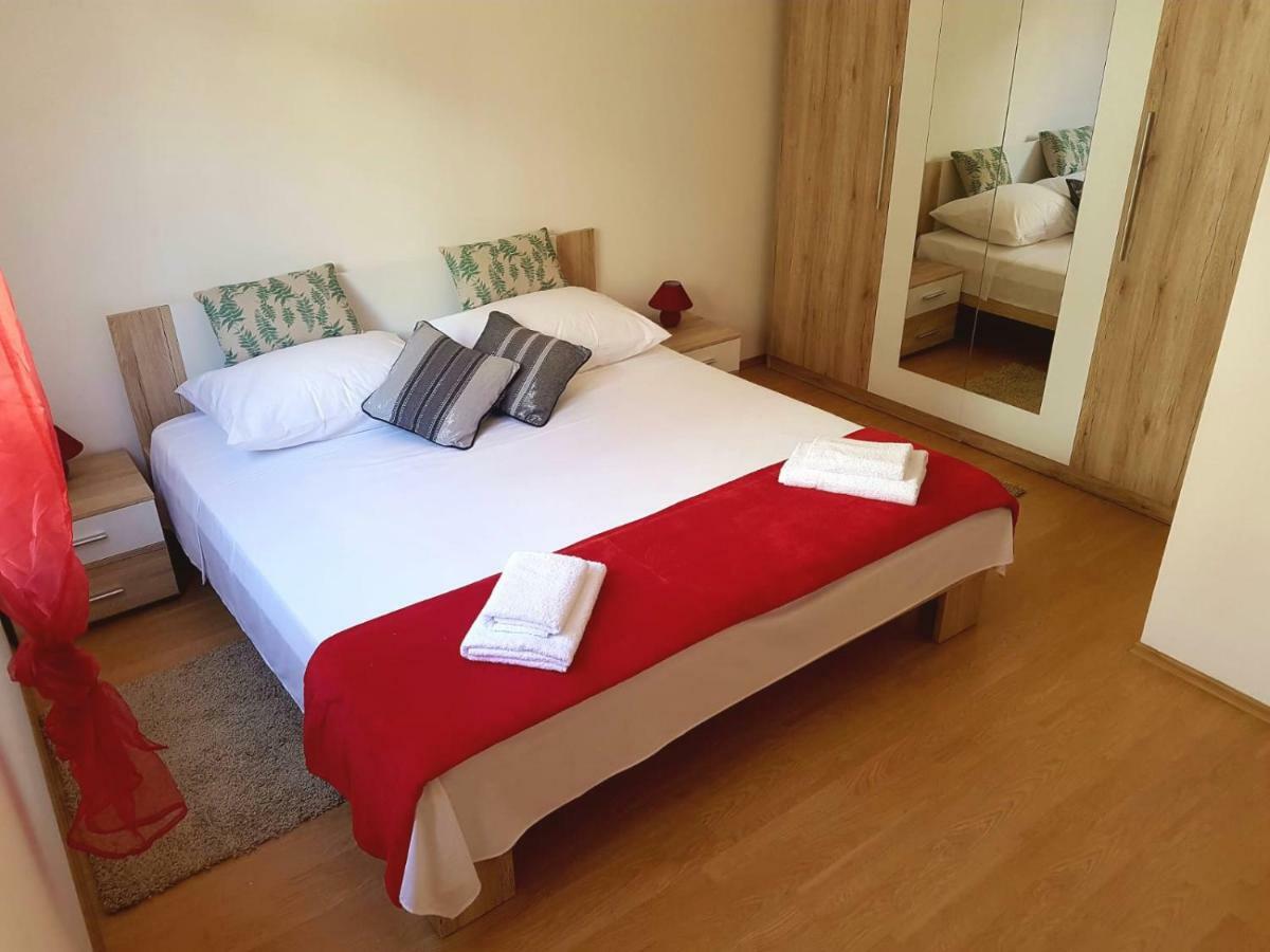 Sea View Apartment *