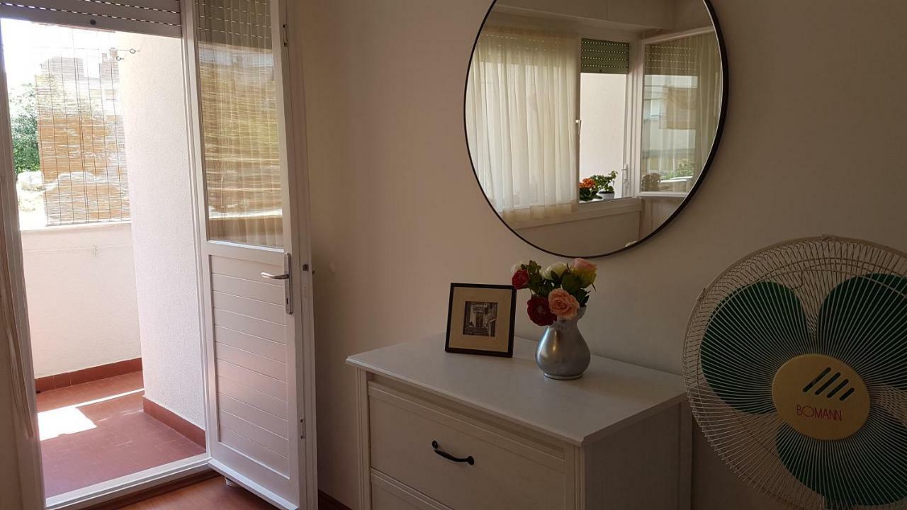 Romana With A Spacious Terrace Apartment *
