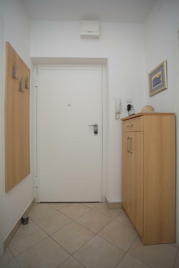 Apartment Center Beautiful *