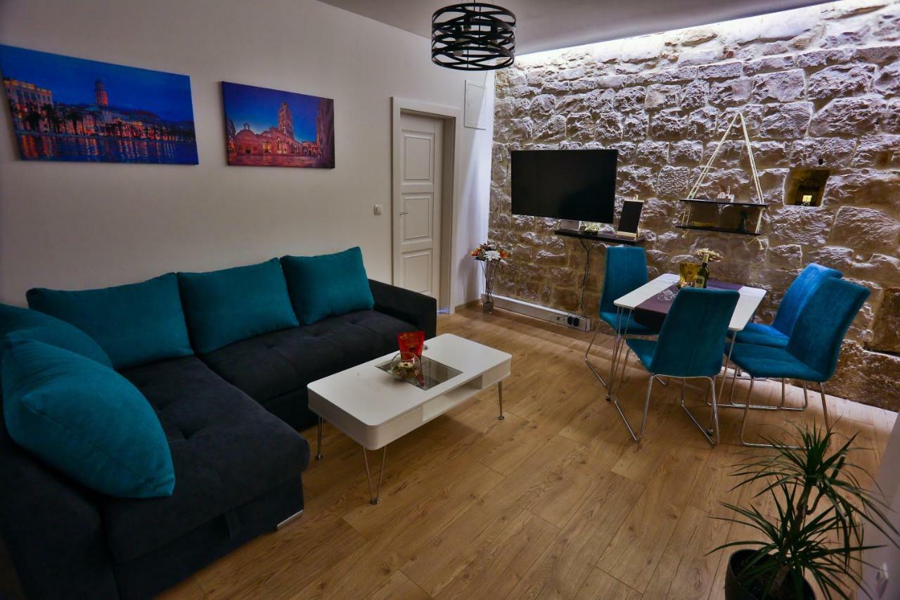 Apartment Tchiba In Diocletian's Palace