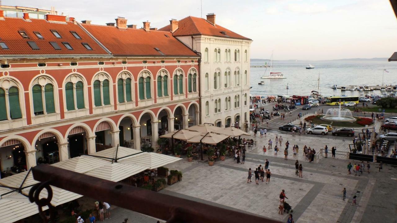 Loft At Republic Square Split