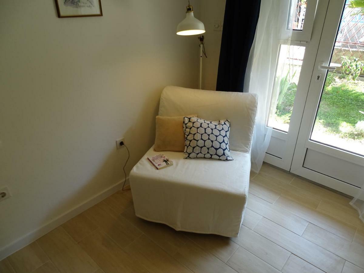 Job Apartment Split