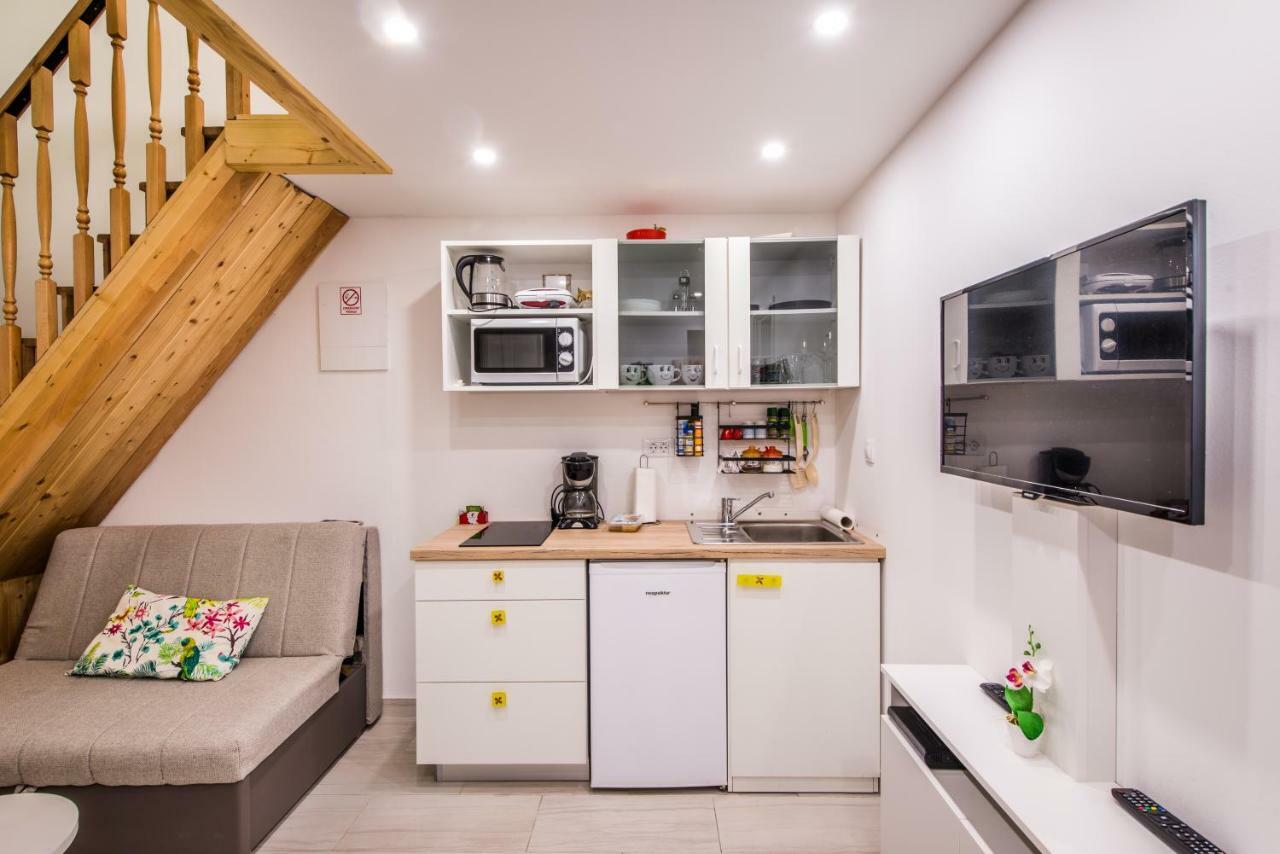 Duci Apartment Split