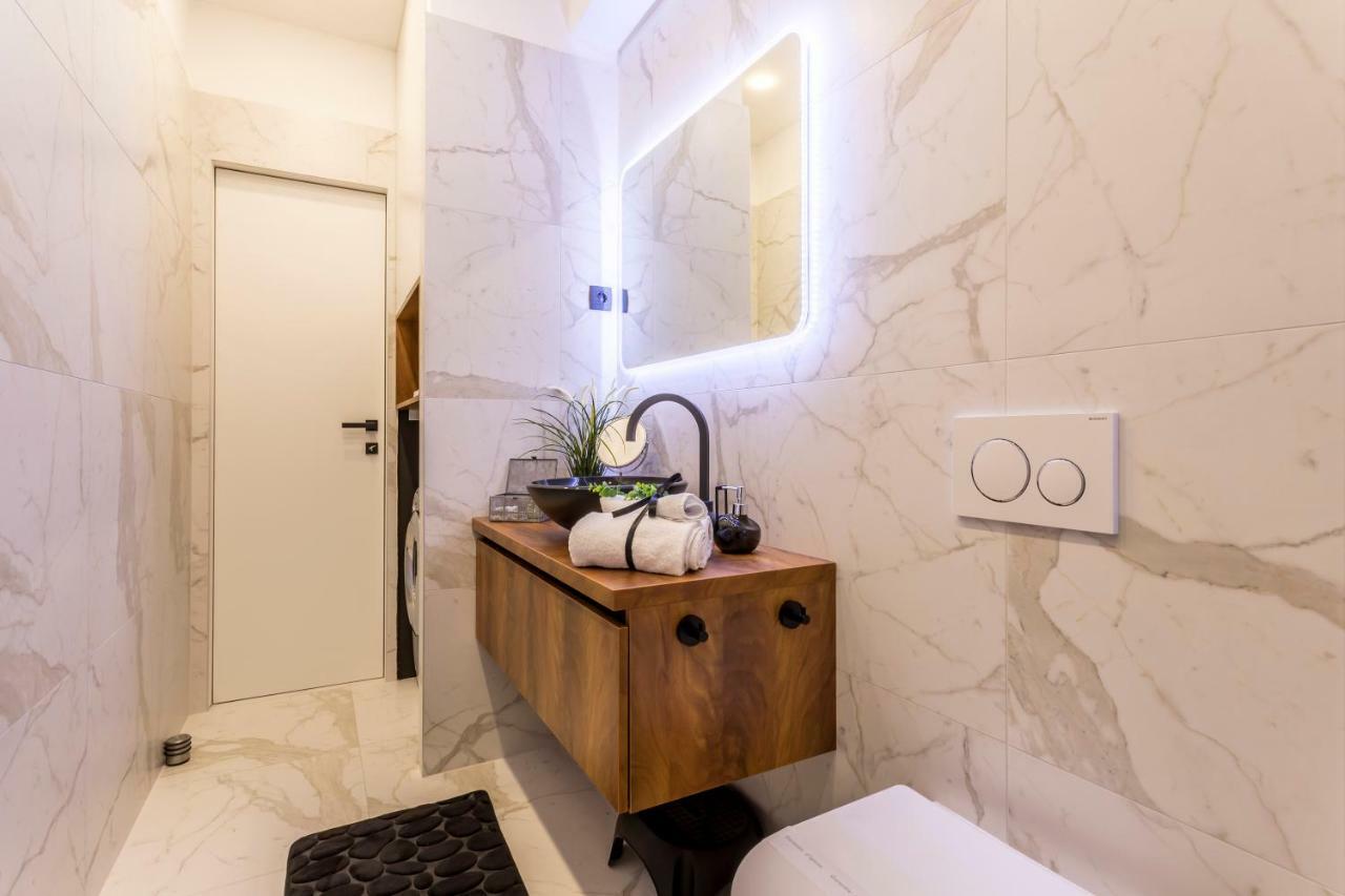 Monvi Luxury Suites Near Bacvice Beach And Old Town Apartment Split