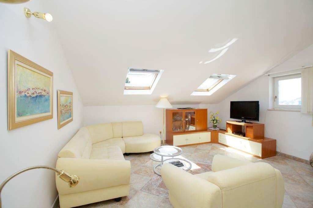 Apartman Bacvice Apartment