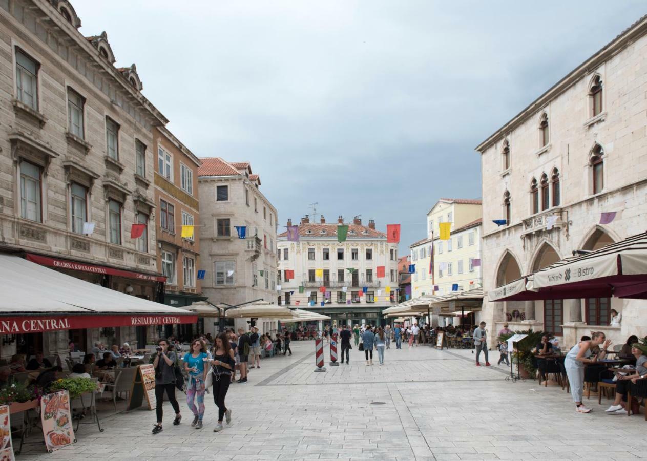 Piazza Square City Top Centre * Split
