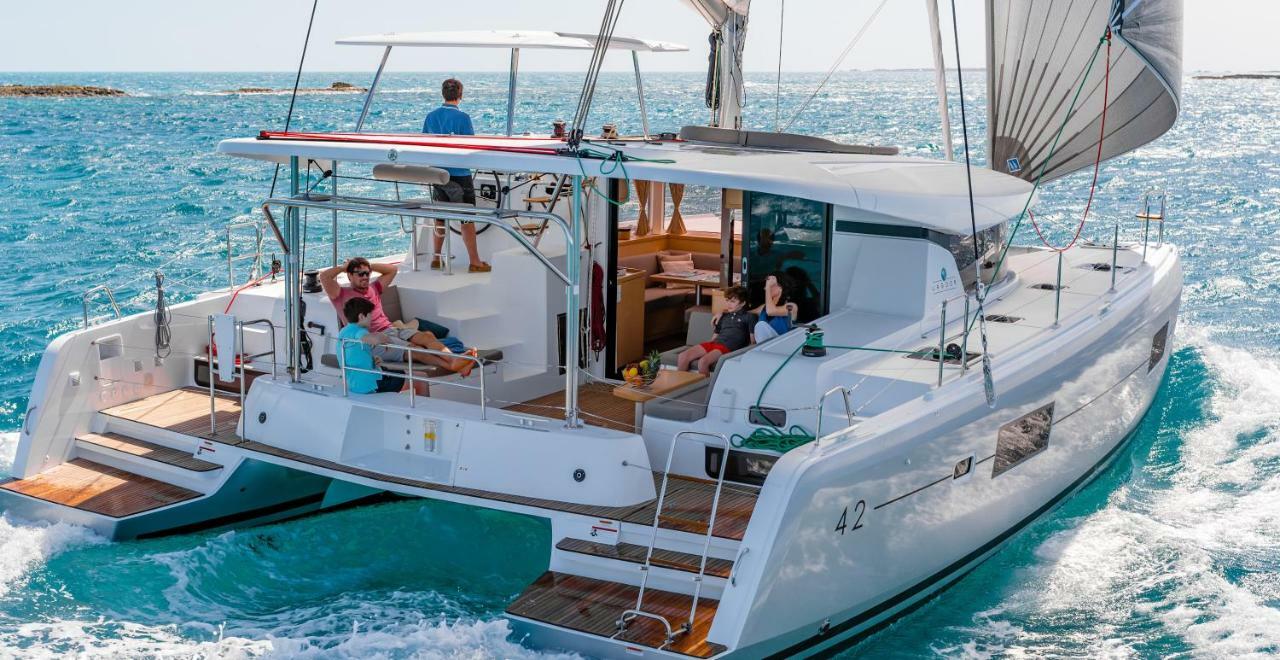 Luxury Catamaran Lagoon 42, Ac & Gn * Split