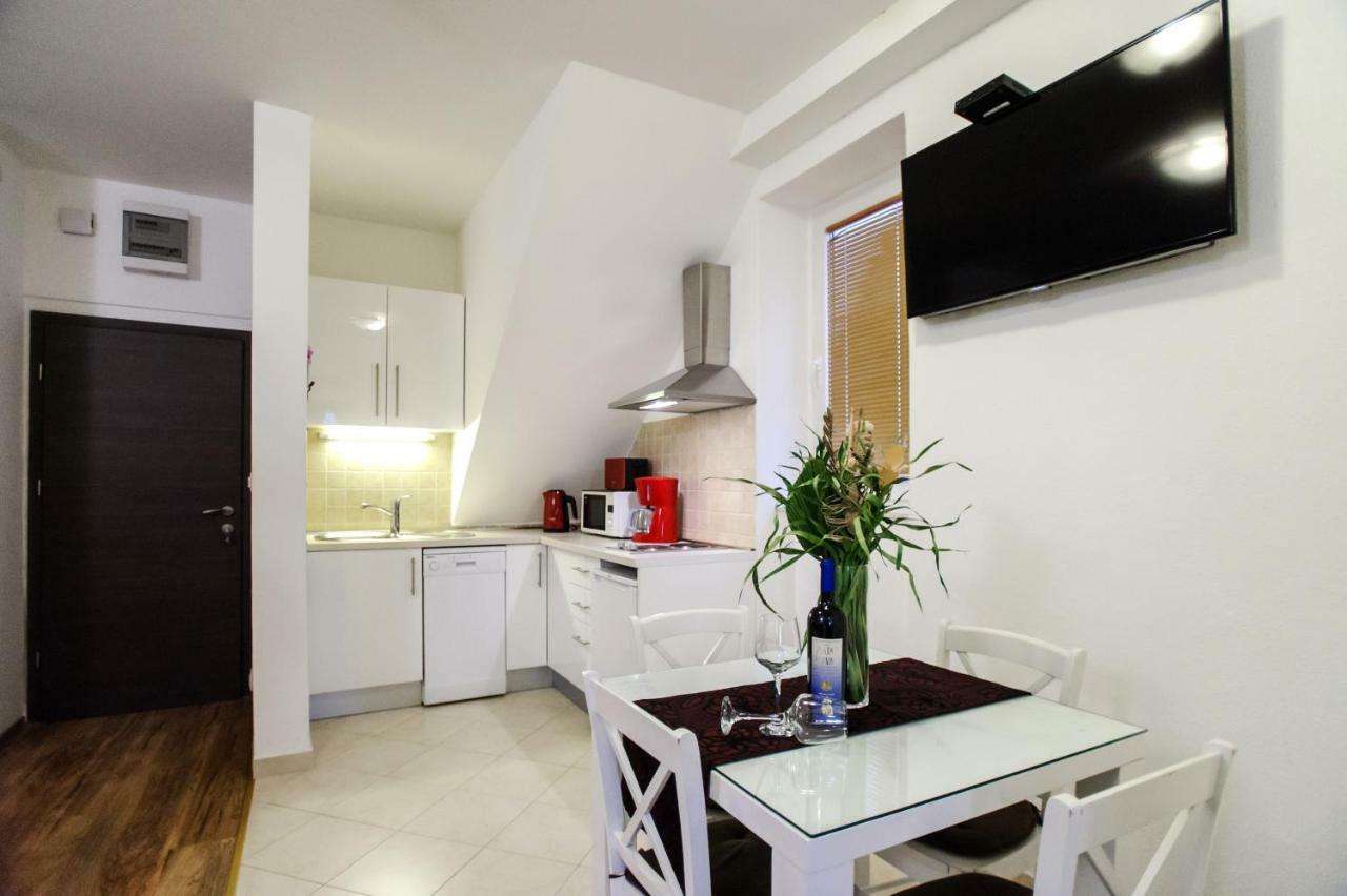 Grand Bedroom Aptm Palace Location * Split