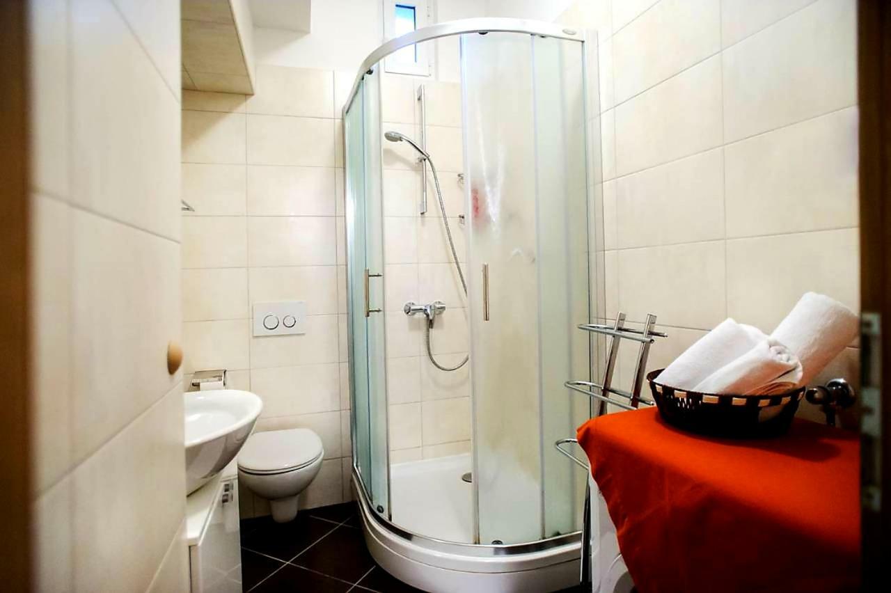 Grand Bedroom Aptm Palace Location