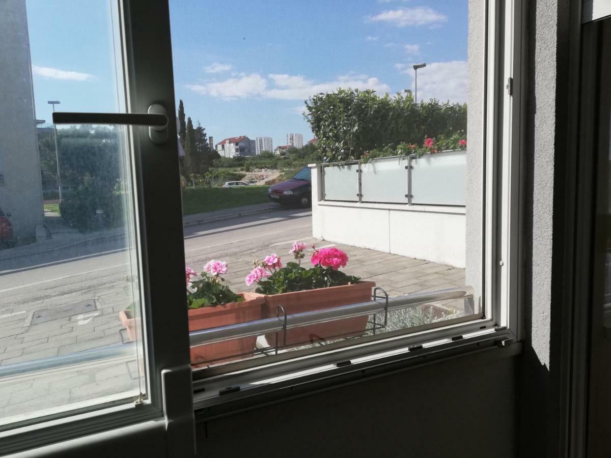 Near Reno With Private Parking Apartman *