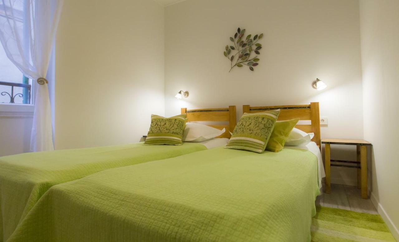 Julije Rooms