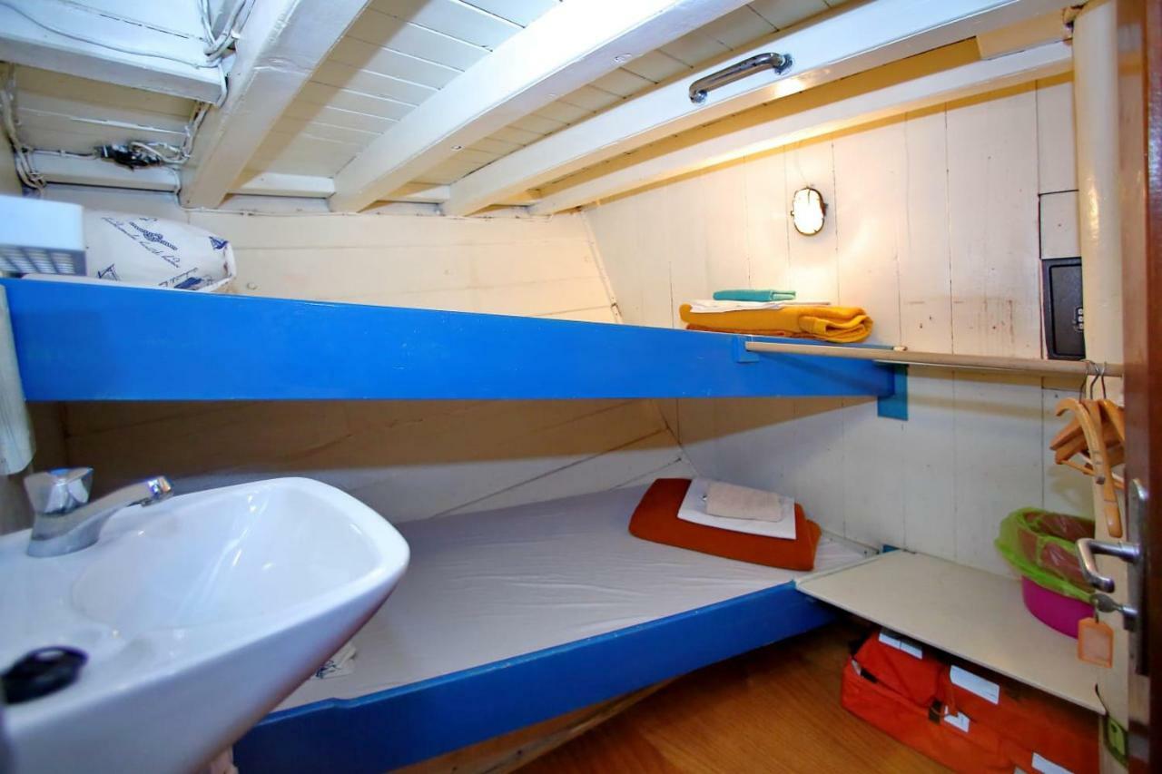 Botel Rhythm Floating Accom -
