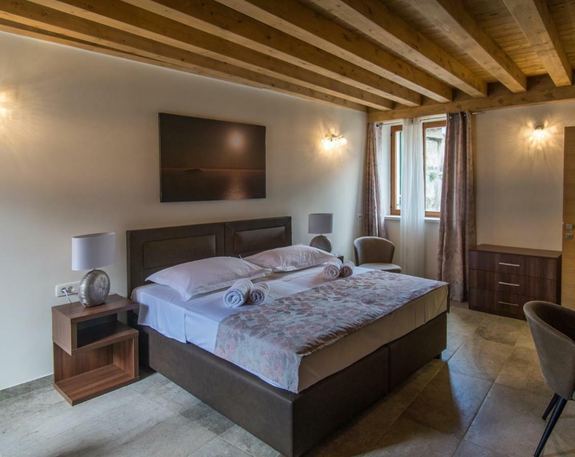 Jr Luxury Guesthouse2 4*
