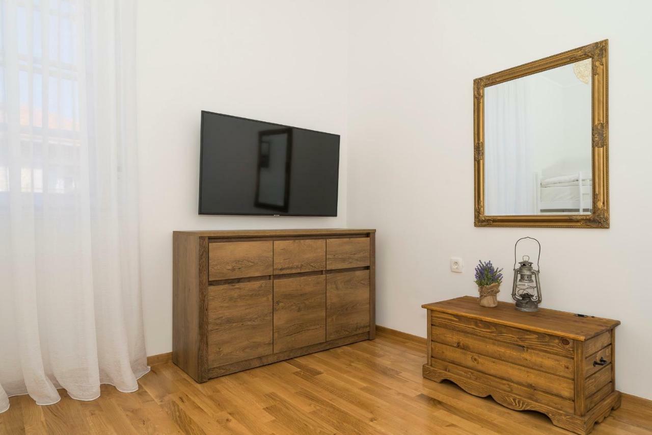 Dinka With Terrace Apartment Split