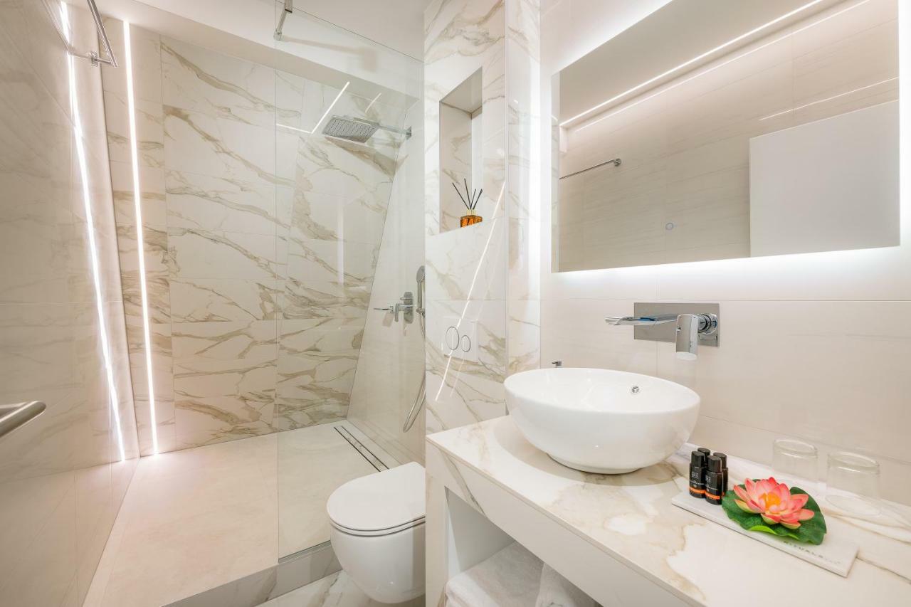 Flos Luxury