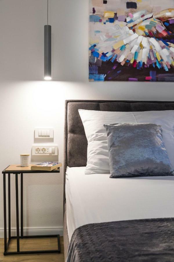 Onesta Apartment Split