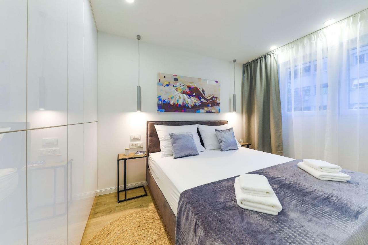 Onesta Apartment *