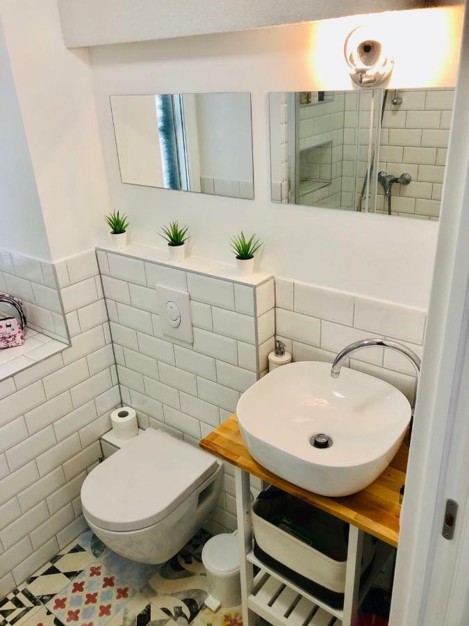 Peasant's Palace 3*