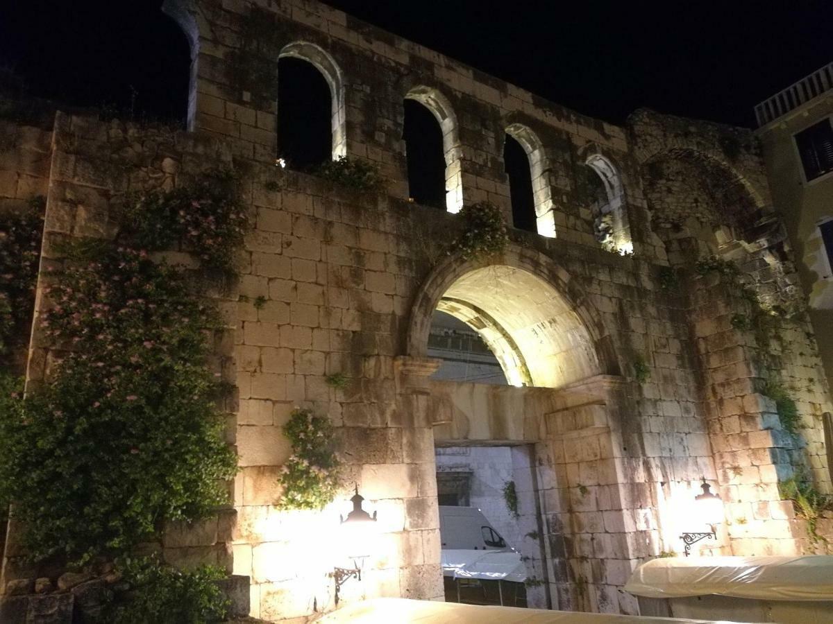Diocletians Palace For Two