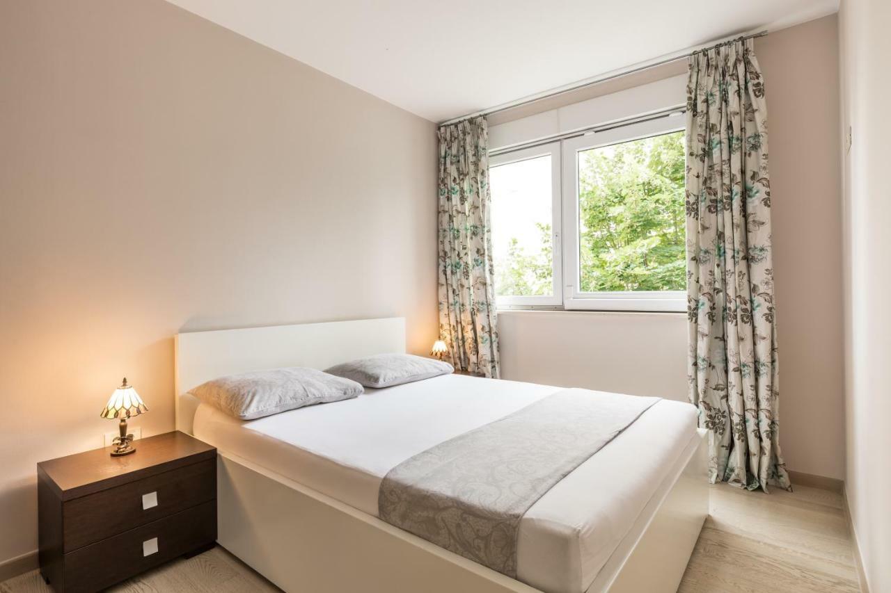 Miaa Apartment Split