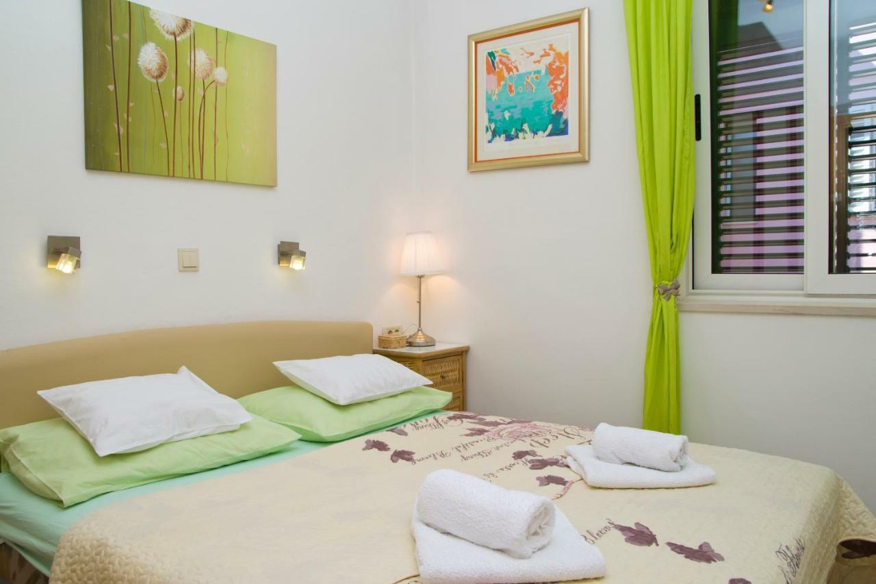 Apartment Port View-5 Min From Center Apartment Split