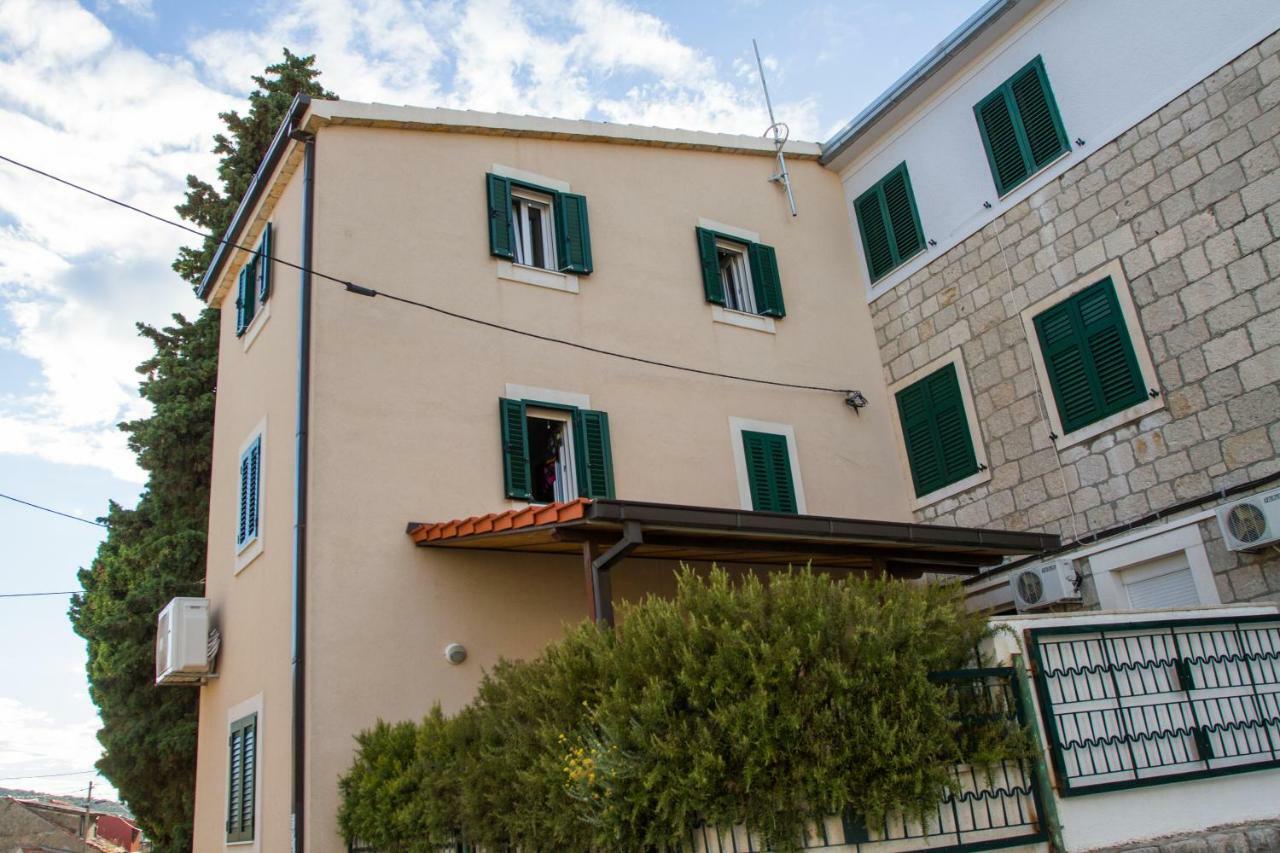 Apartments & Rooms Toni