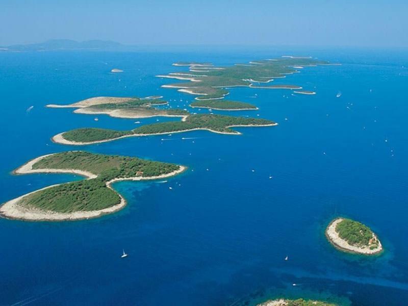 Luxury Catamaran Lagoon 42, Ac & Gn * Split