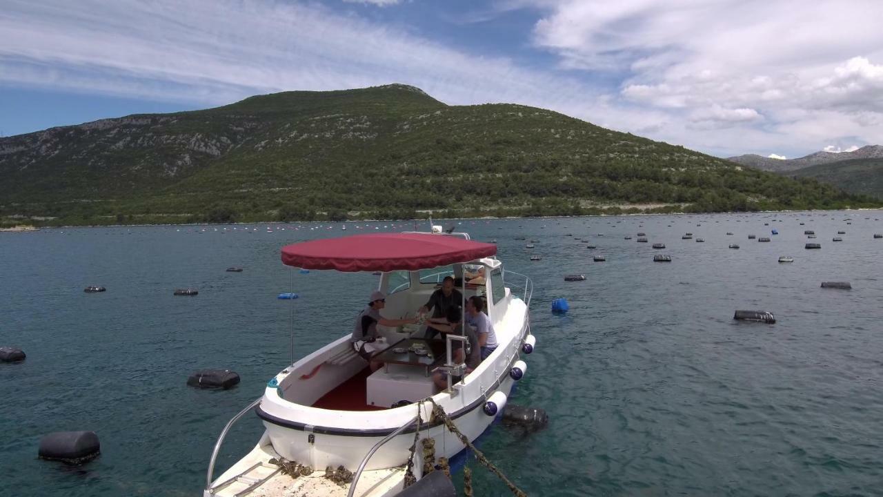 Botel Luxury Catamaran Lagoon 42, Ac & Gn Split